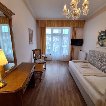 Ld Morava Hotel Karlovy Vary Bagian luar foto