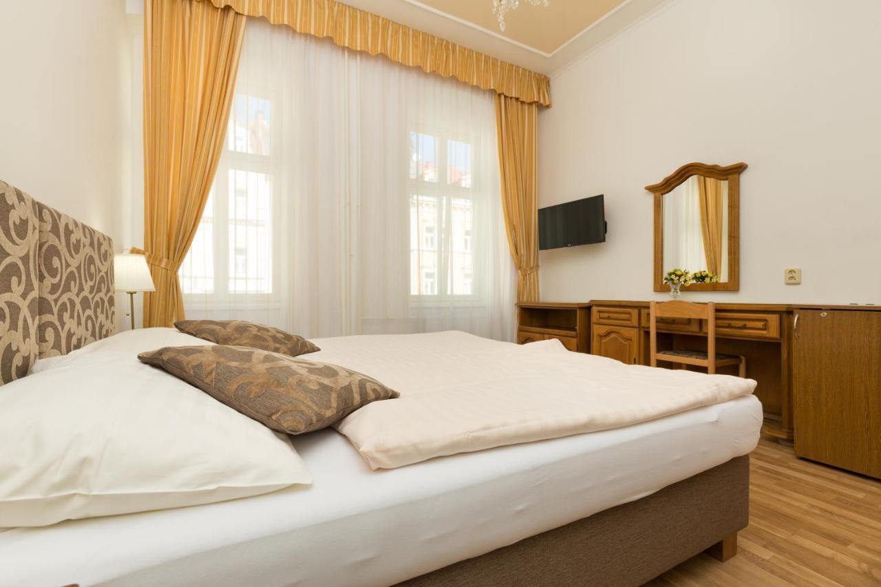 Ld Morava Hotel Karlovy Vary Bagian luar foto
