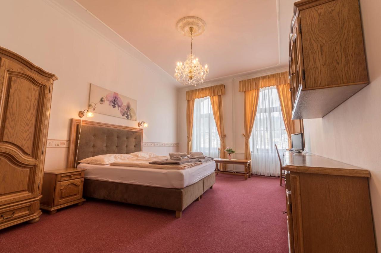 Ld Morava Hotel Karlovy Vary Bagian luar foto