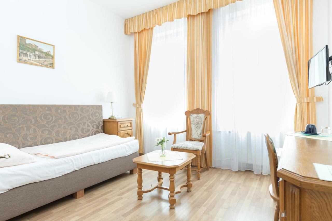 Ld Morava Hotel Karlovy Vary Bagian luar foto
