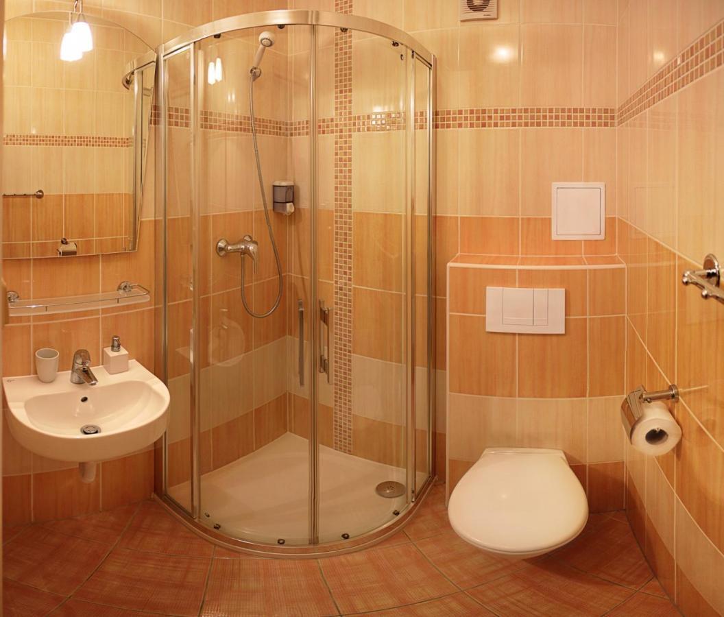 Ld Morava Hotel Karlovy Vary Bagian luar foto