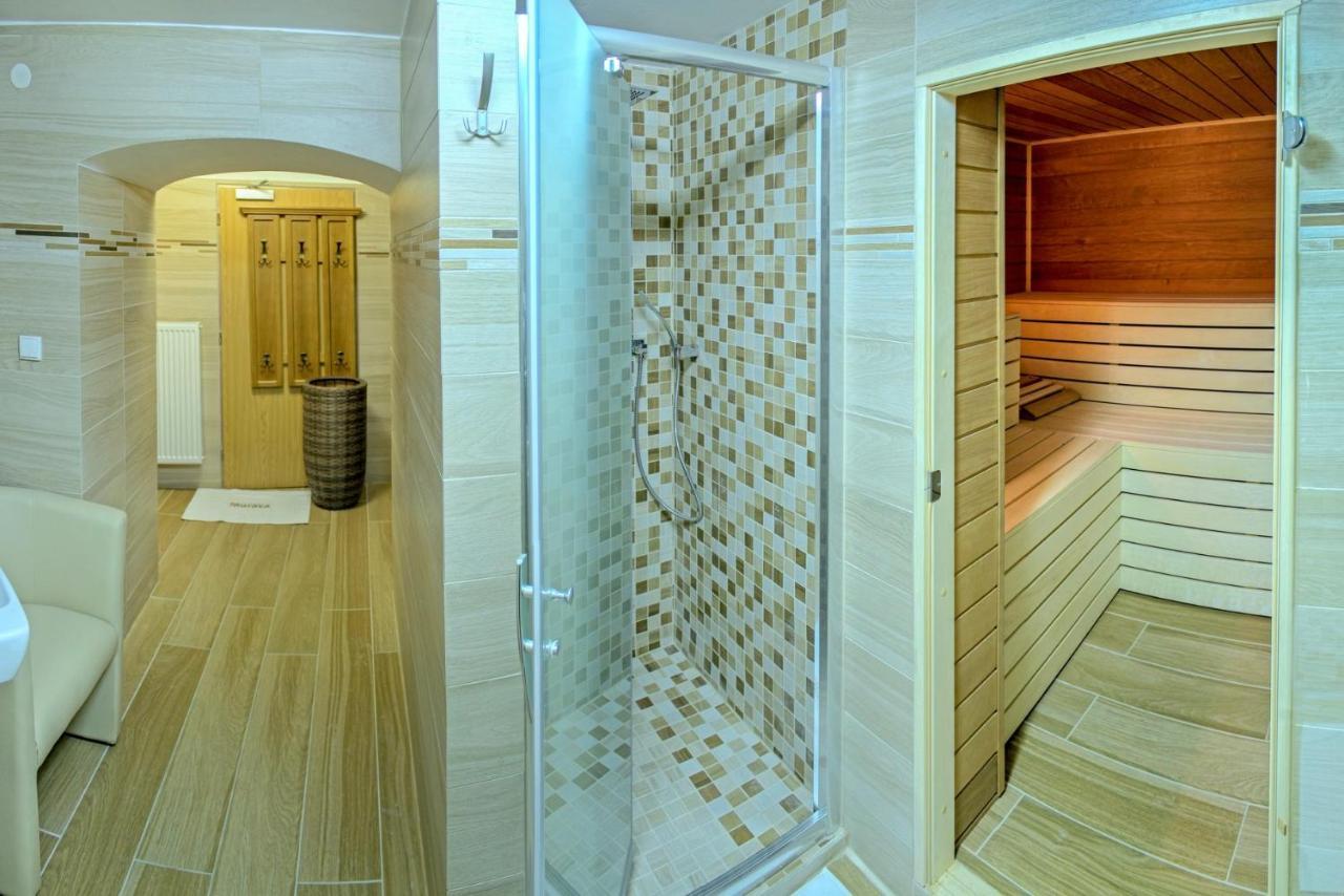Ld Morava Hotel Karlovy Vary Bagian luar foto
