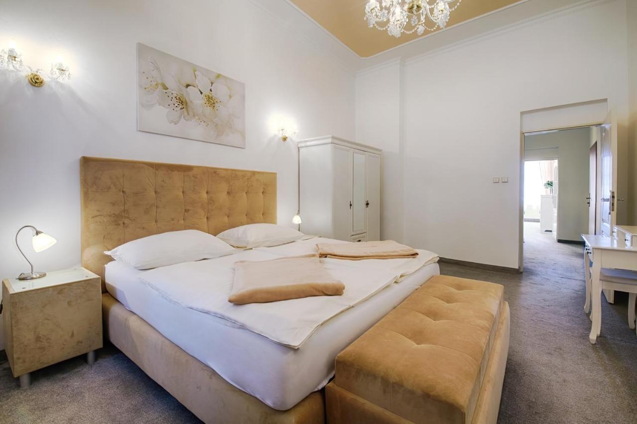 Ld Morava Hotel Karlovy Vary Bagian luar foto