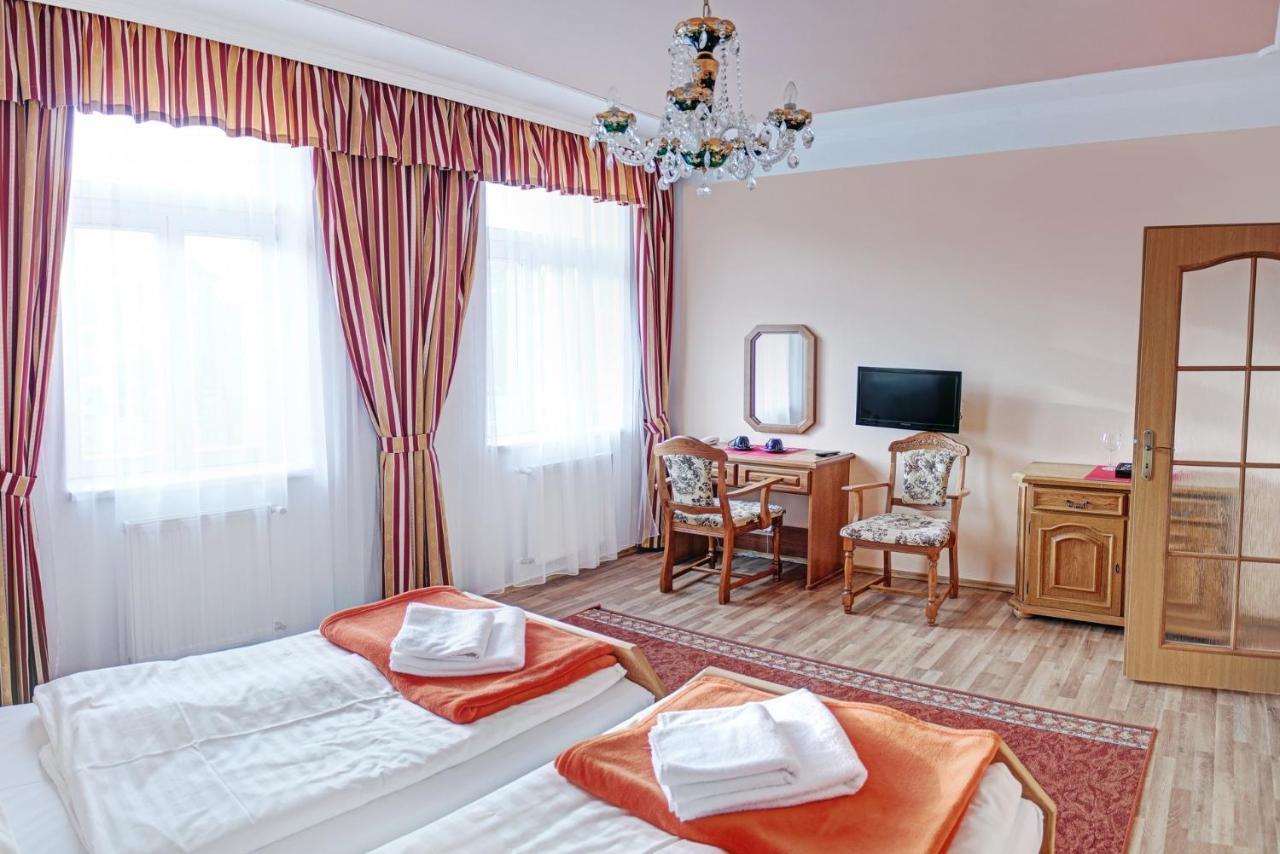 Ld Morava Hotel Karlovy Vary Bagian luar foto