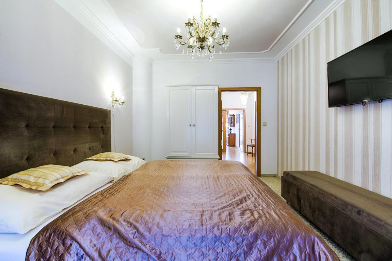 Ld Morava Hotel Karlovy Vary Bagian luar foto