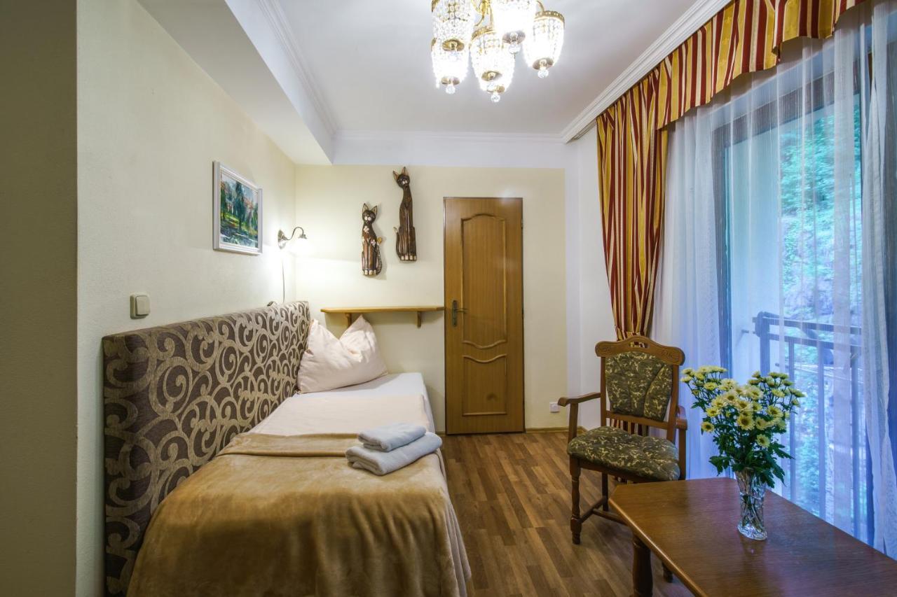 Ld Morava Hotel Karlovy Vary Bagian luar foto