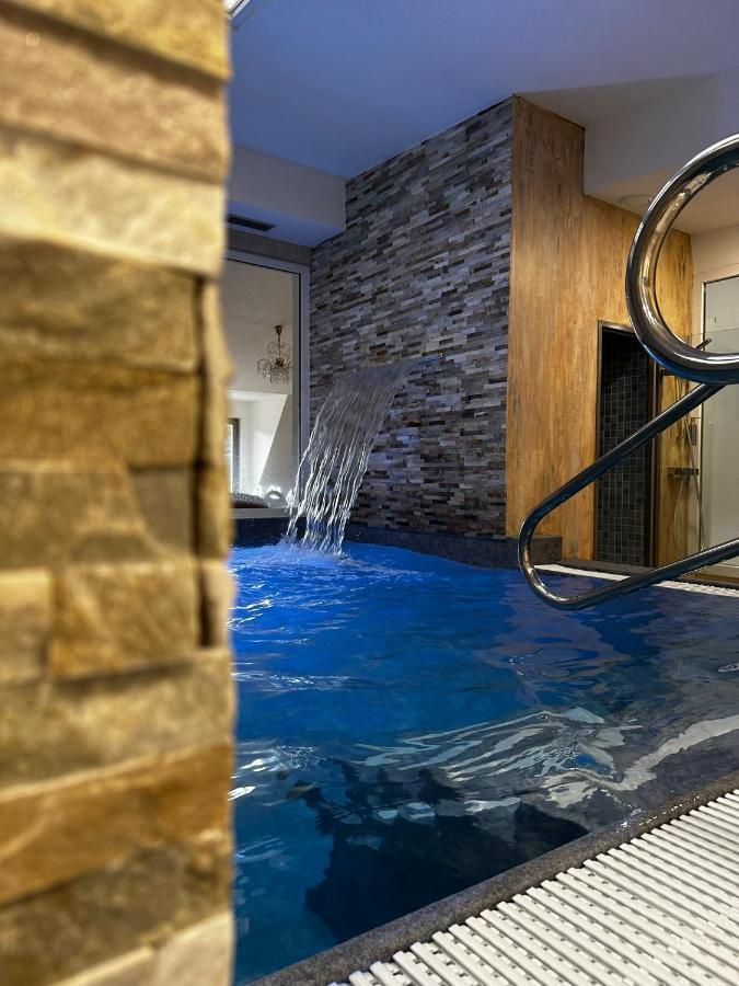 Ld Morava Hotel Karlovy Vary Bagian luar foto