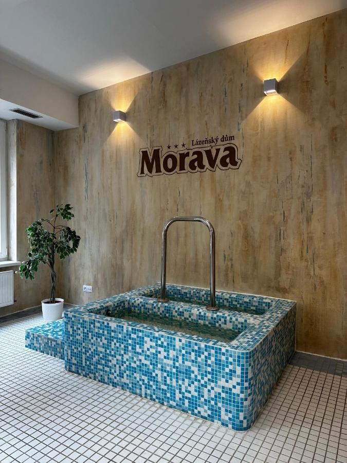Ld Morava Hotel Karlovy Vary Bagian luar foto