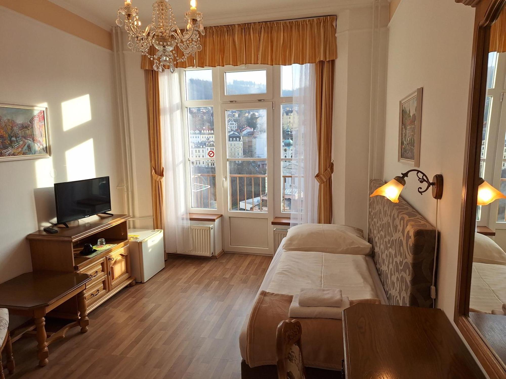 Ld Morava Hotel Karlovy Vary Bagian luar foto
